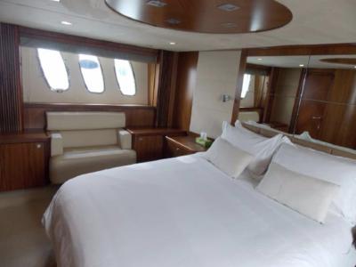 Carine Yachts - Luxury Yacht Brokerage | Sunseeker Predator 72 2007 | Photo 35